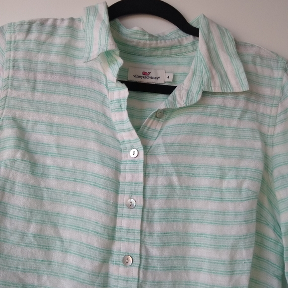 ๐ vineyard vines green and white striped pullover - Picture 3 of 3